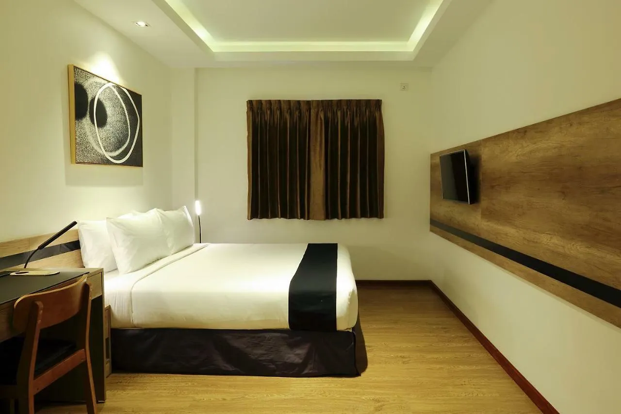 K.C Hotel Yangon 3*,